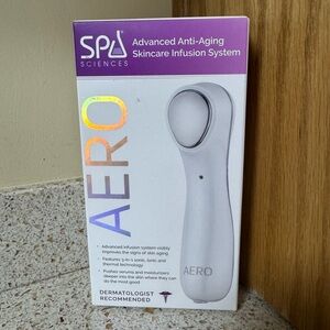 AERO Advanced Anti-Aging Skincare Infusion System - White